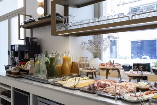 ICON Malabar, Breakfast buffet