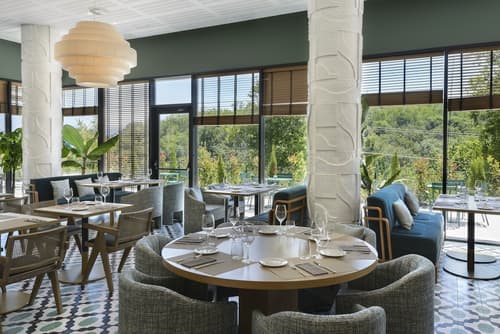 Hotel Tres Reyes San Sebastian, Reception