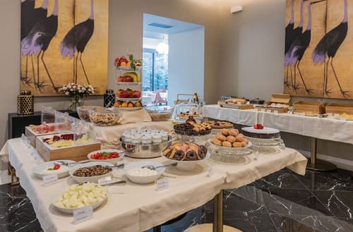 Hotel Astoria, Buffet