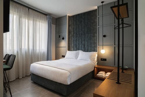 Bob W Akadimia Athens, Room