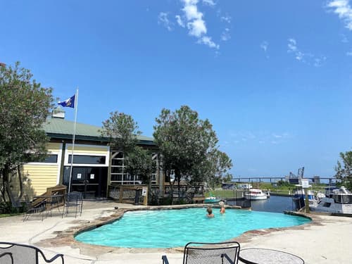 New Orleans RV Resort & Marina, Outdoor pool