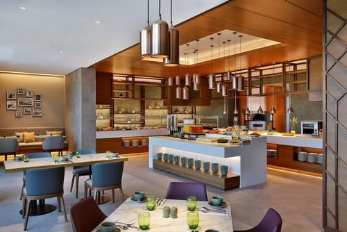 DoubleTree by Hilton Sharjah Waterfront Hotel & Residences, Breakfast area