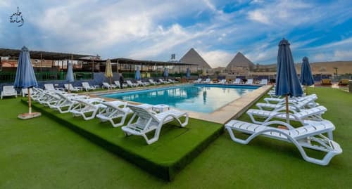 Regency Pyramids, Primary image