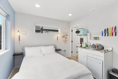 Ballard's sweet suites, Room