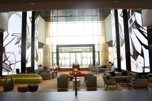 The WB Abu Dhabi, Curio Collection by Hilton, Lobby