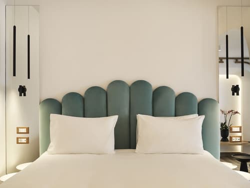 Cresanto Luxury Suites, Room