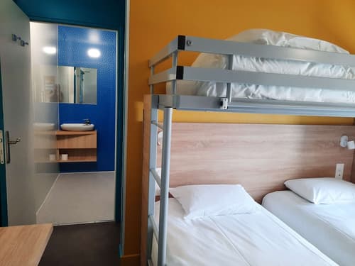 Kyriad Direct Caen Nord - Memorial, Room