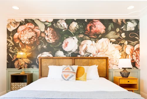 Fleur Noire Hotel - 21 and Over, Room