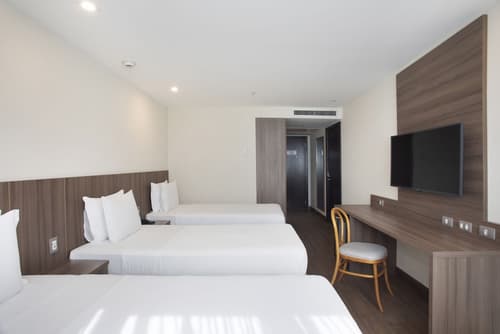 Windsor Tower Hotel, Room