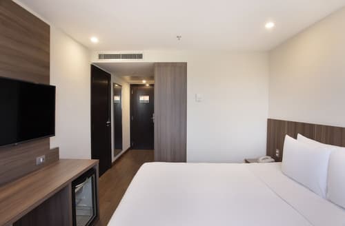 Windsor Tower Hotel, Room