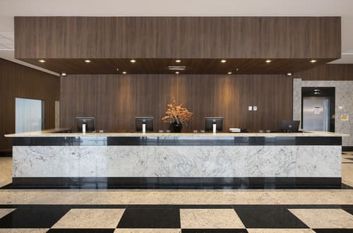 Windsor Tower Hotel, Reception