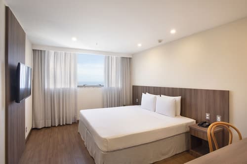 Windsor Tower Hotel, Room