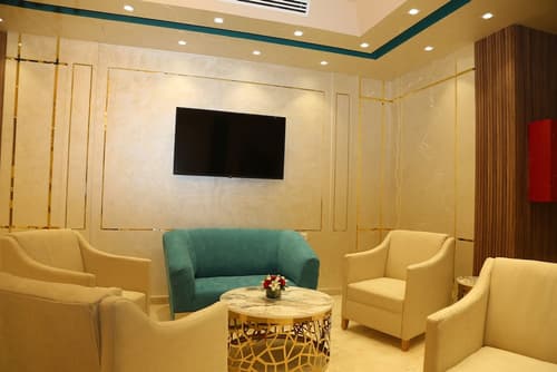 Turquoise Hotel, Reception