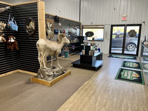 Badlands Frontier Cabins, Lobby
