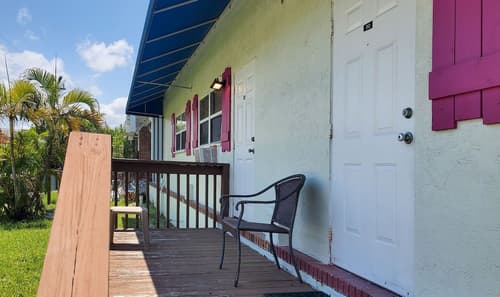 Captain's Table Hotel, Room