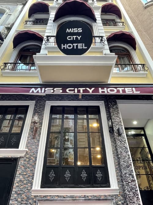 Miss City Hotel Taksim, Front of property