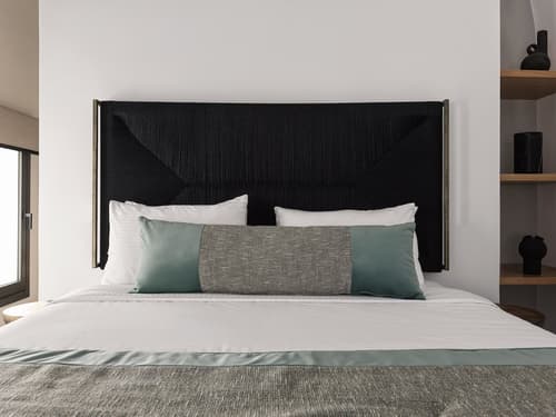 La Maltese Estate, Room