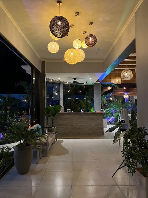 Hotel Naoz, Reception