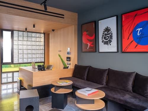 3 Pines Design Living, Lobby