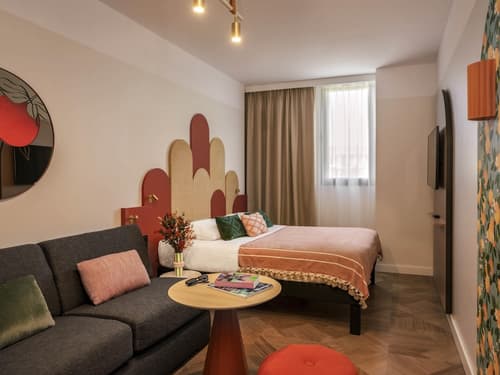 Ibis Styles Sevilla Santa Justa, Room