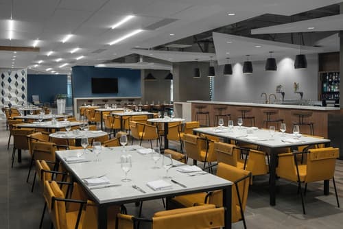 Courtyard By Marriott Calgary Downtown, Restaurant