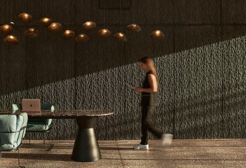 NOŪS Santorini, Reception