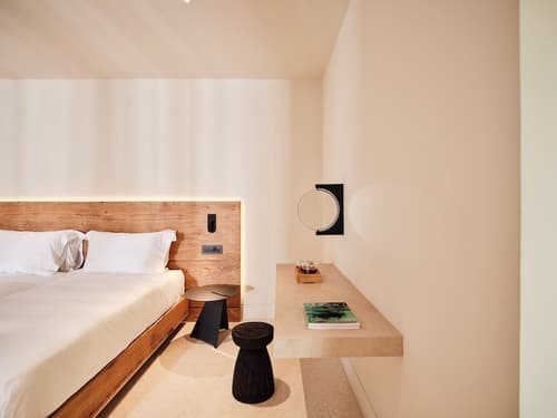 NOŪS Santorini, Room