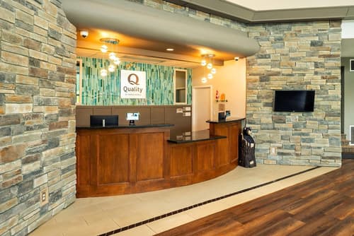 Quality Inn & Suites, Lobby
