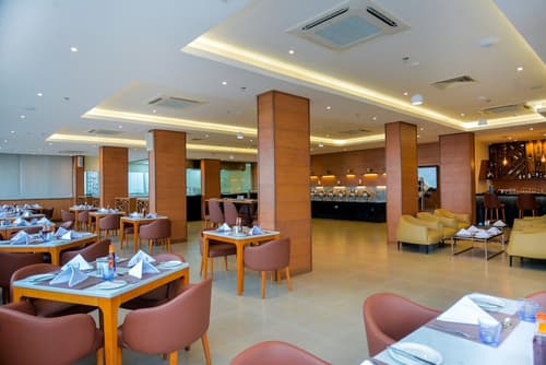 Aura Suites, Restaurant