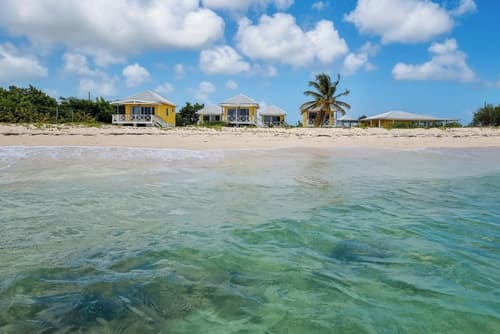 Comfortable 1-bed Cottage in Codrington Barbuda, Beach