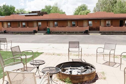 Circle of Destination Motel, Courtyard