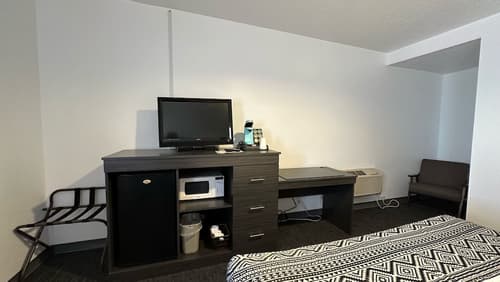 Circle of Destination Motel, Room