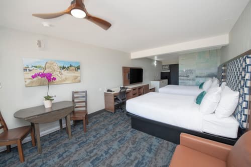 Sea Edge Beachside Hotel, Room