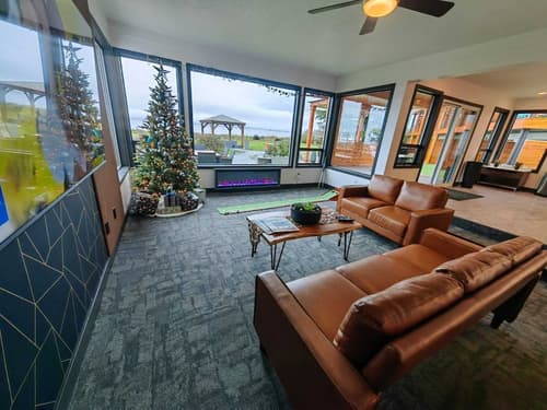 Sea Edge Beachside Hotel, Lobby