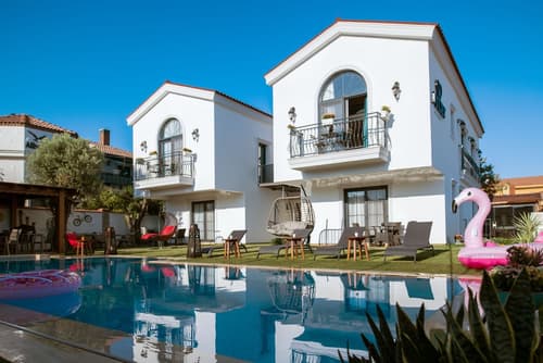 Juliet Alacati, Primary image