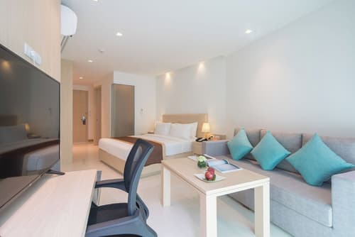 The Beachfront Hotel Phuket, Room