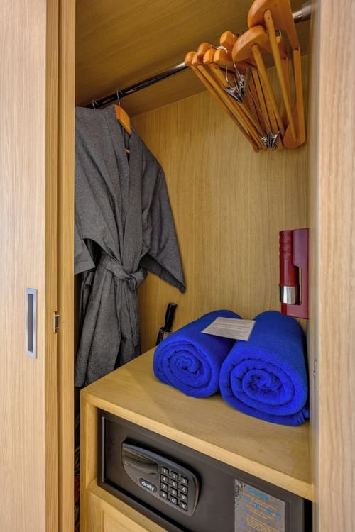 The Beachfront Hotel Phuket, Room