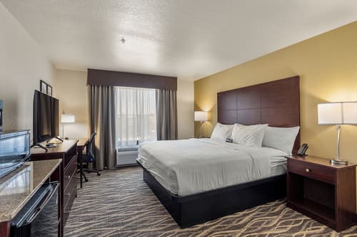 Cobblestone Hotel & Suites - De Pere/Green Bay, Room