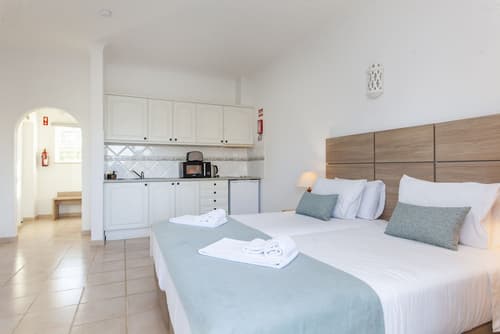 Atalaia Sol, Primary image