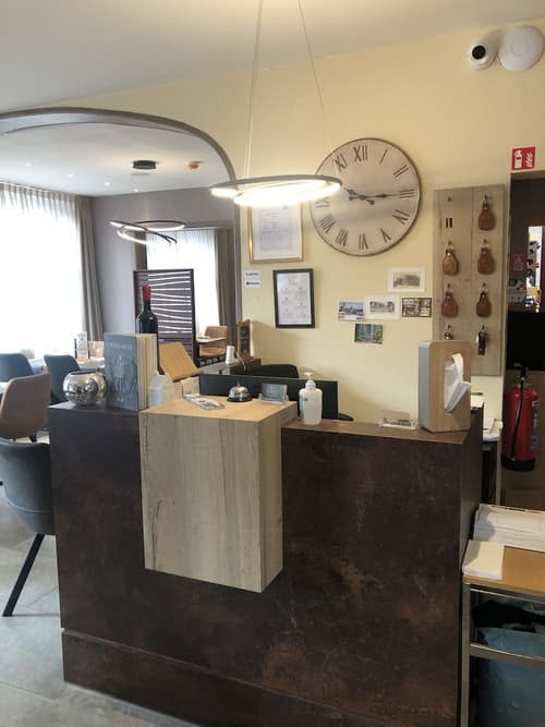 Hotel des postes, Reception