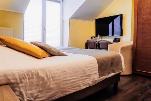 Hotel des postes, Room