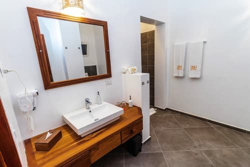 SBH Kilindini Resort, Bathroom