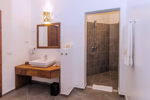 SBH Kilindini Resort, Bathroom