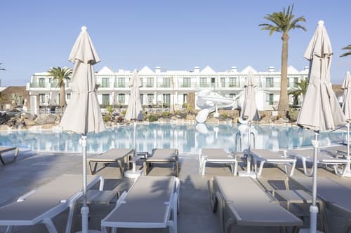 MYND Yaiza, Primary image