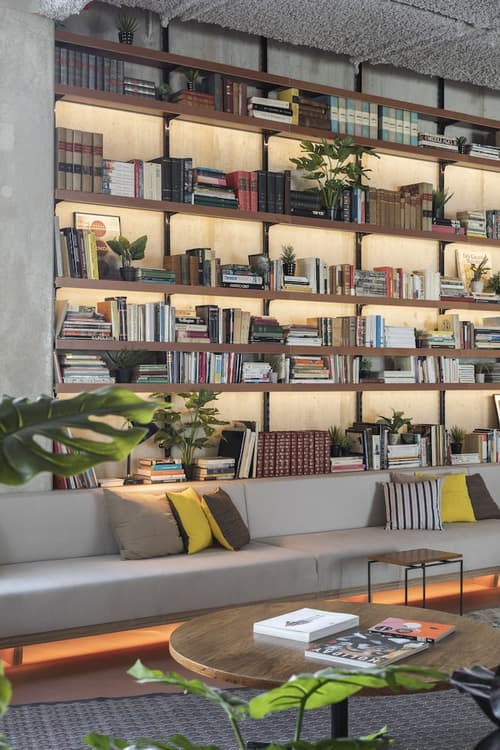 YUST Liège, Reception