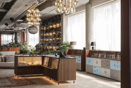 YUST Liège, Primary image