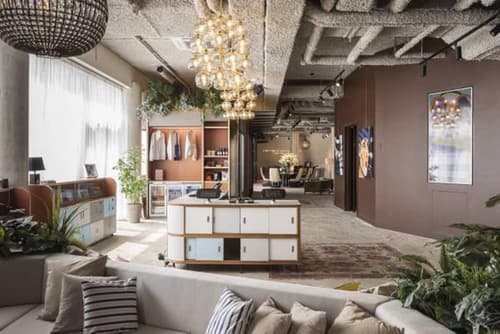 YUST Liège, Lobby sitting area