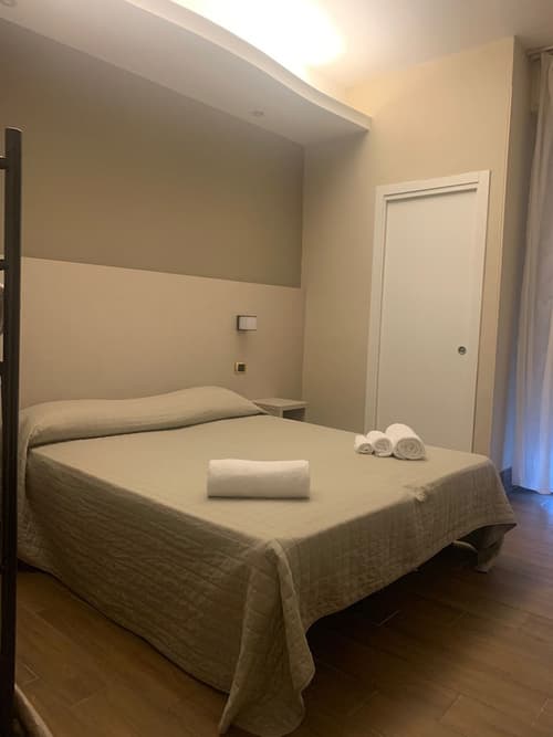 Hotel Royal Plaza, Room