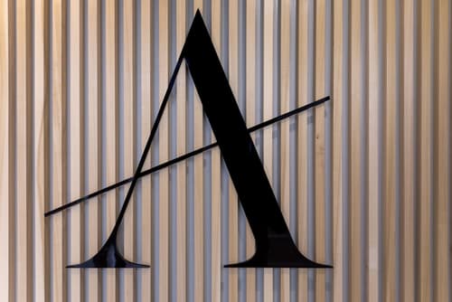 Arcade Hotel, Interior entrance