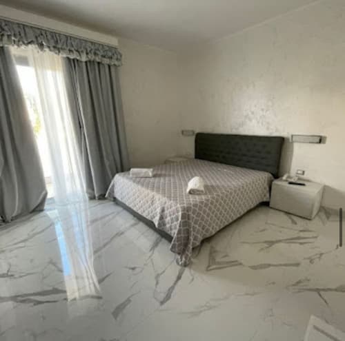 Hotel Presidente, Room